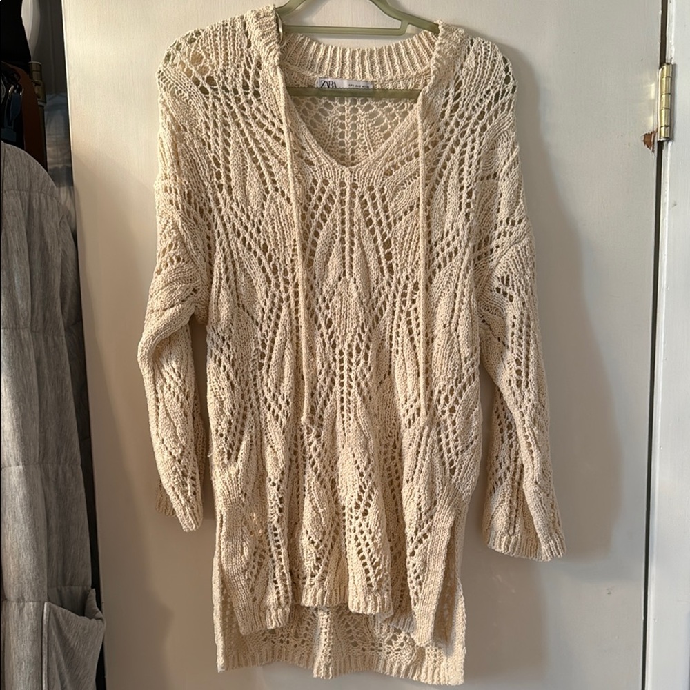 ZARA Women's Cream Sweater